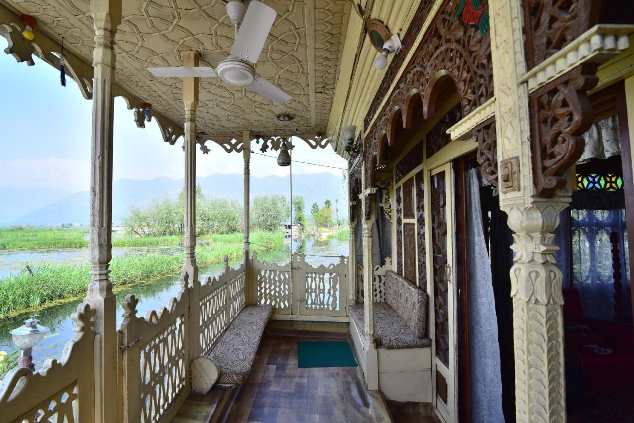 Houseboat Zaindari Palace Srīnagar Eksteriør billede