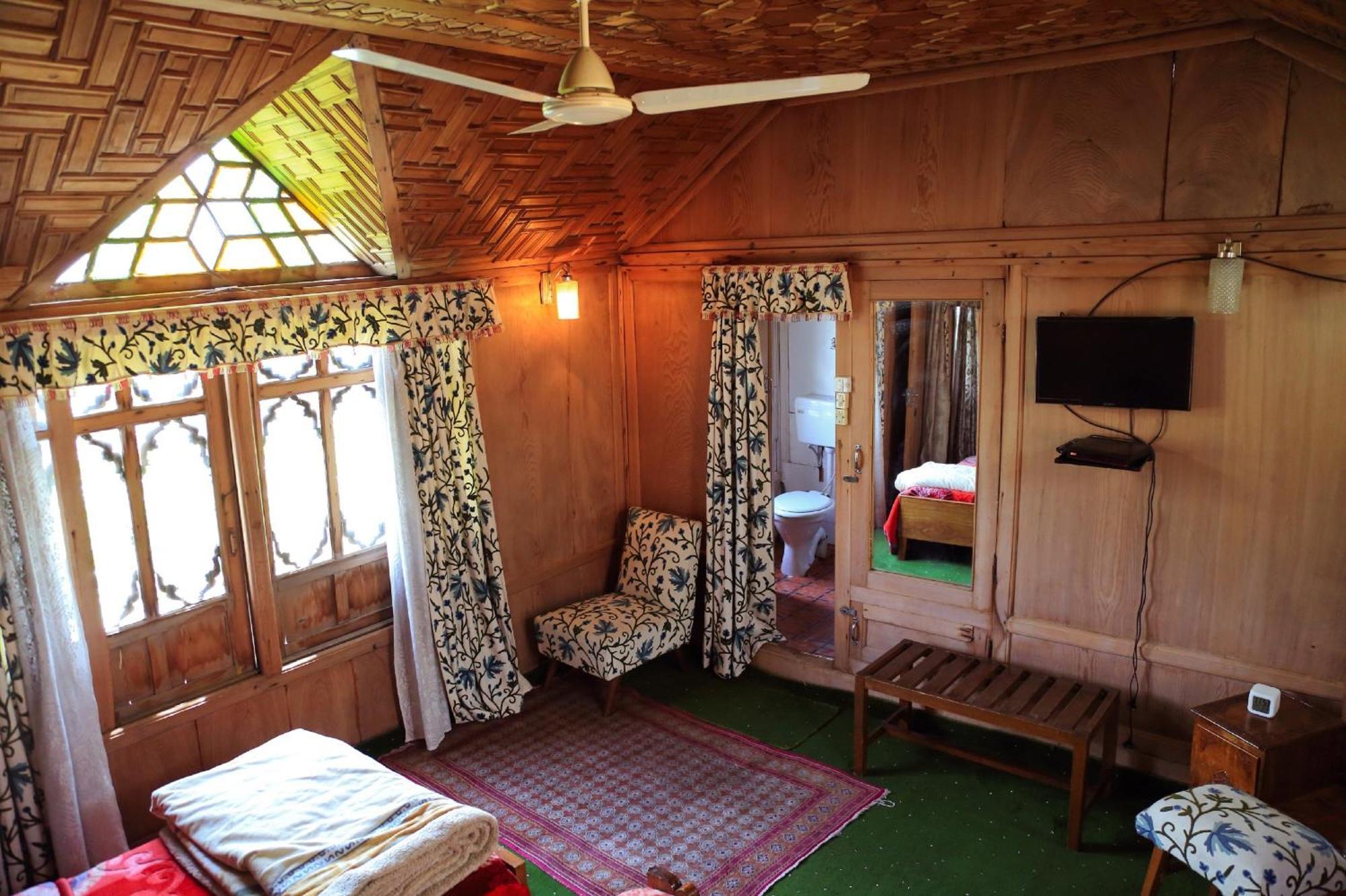 Houseboat Zaindari Palace Srīnagar Eksteriør billede