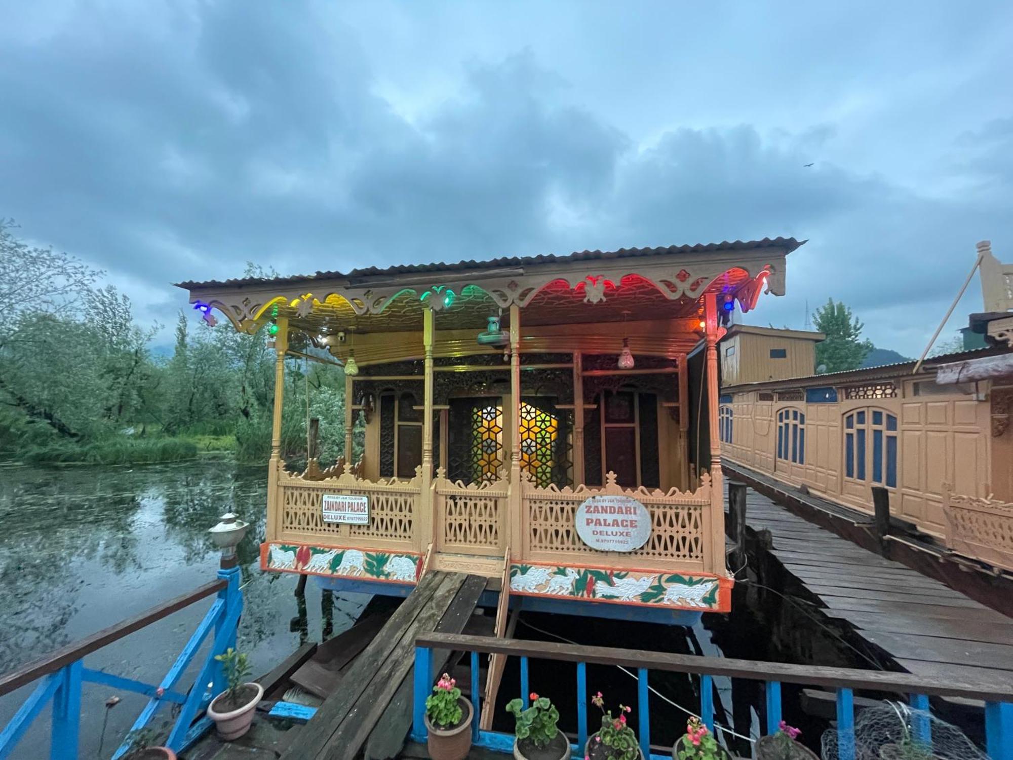 Houseboat Zaindari Palace Srīnagar Eksteriør billede